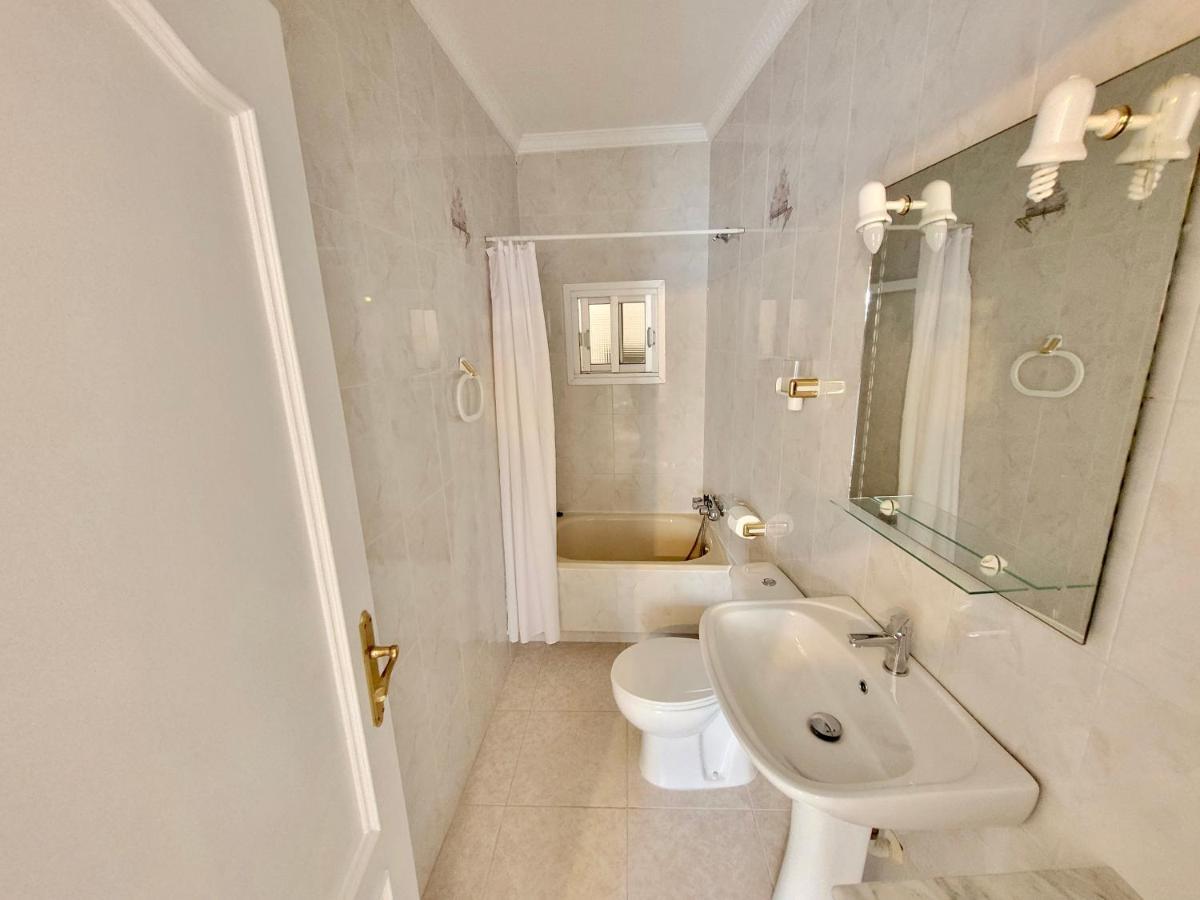 Apartamento Amplia casa con azotea privada en el casco antiguo Vejer de la Frontera Exterior foto